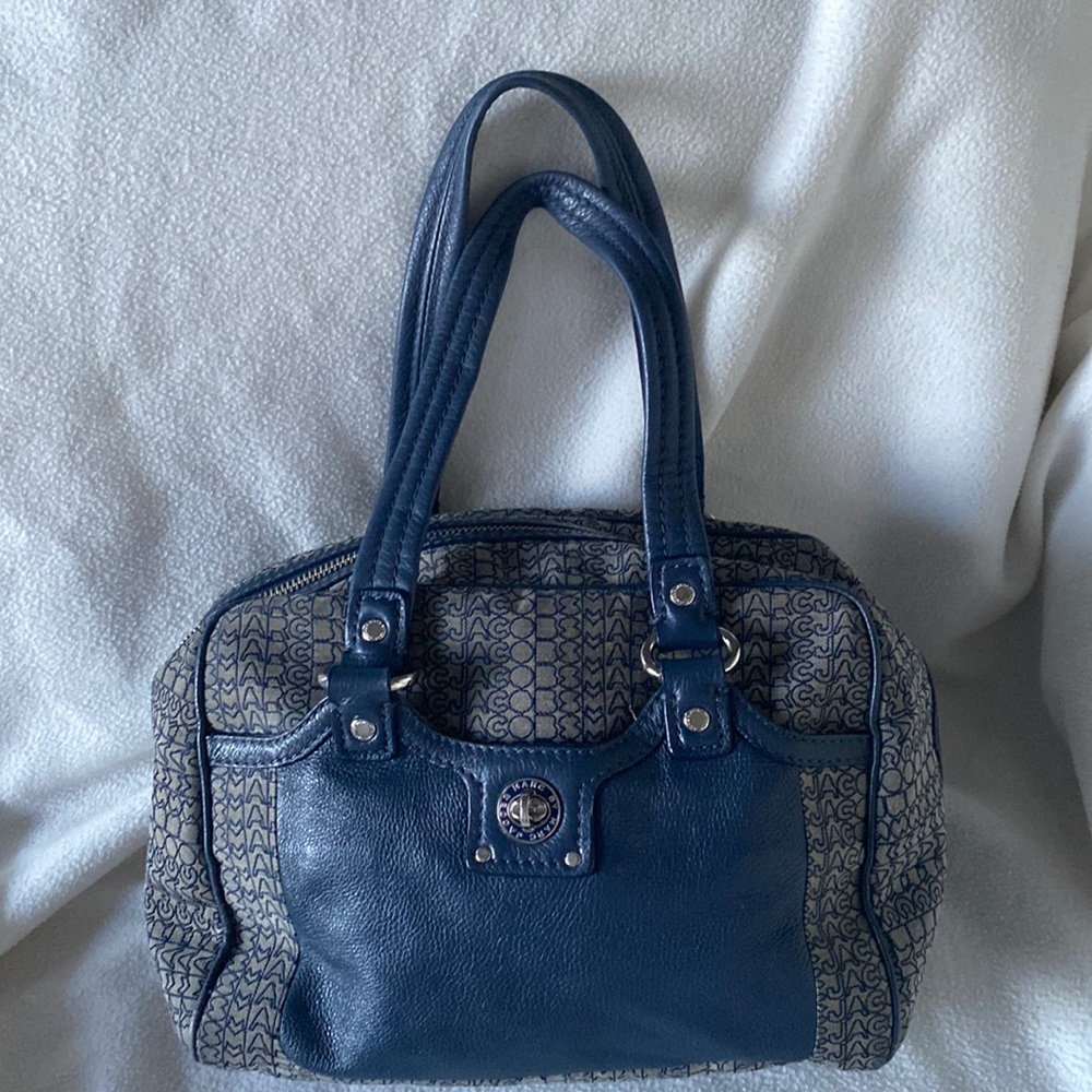 Marc Jacobs Signature Purse 11”Lx9”H 7”W